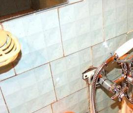 установка смесителя в ванной на трубы - вариант 2