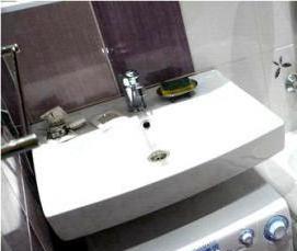 установка стиральной машины над унитазом - модель 1