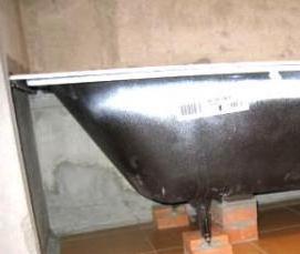 установка ванны на кирпичи - вариант 1