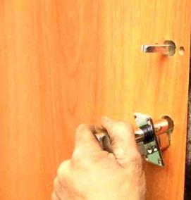 установка замков на входную дверь - тип 1