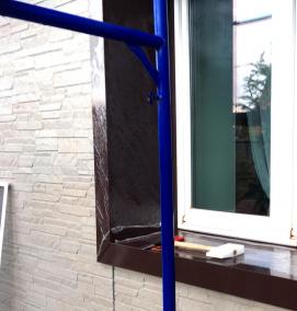 установка железных откосов на окна - вариант 4