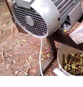 установки навесные для дробления растительности в щепу - вариант 4