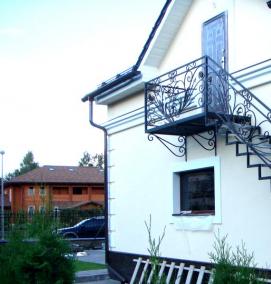 Вертикальная металлическая лестница - модель 1