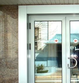 Входные двери с белой коробкой - вариант 2