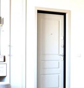 Входные двери с тремя петлями - вариант 3