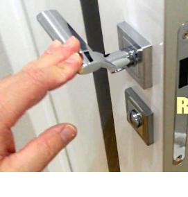 Входные двери со скрытыми петлями - модель 2