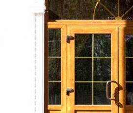 Входные двери со стеклопакетом для частного дома - модель 1