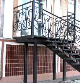 Выдвижная металлическая лестница - тип 1