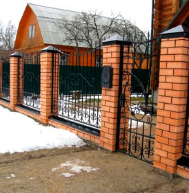 ЗАБОР С ЭЛЕМЕНТАМИ КОВКИ ЛЮКС