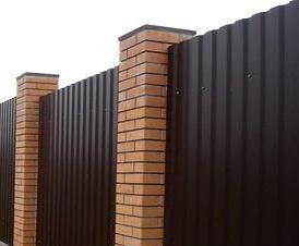 с кирпичными столбами - тип 1