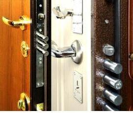 Замена нижнего замка металлической двери - тип 3