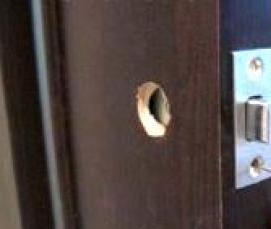 Замена замков в межкомнатных дверях - модель 3