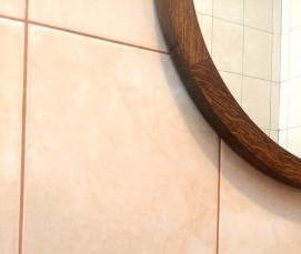 Зеркало в золотой раме в ванную - модель 4