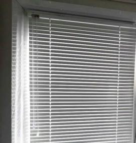 Жалюзи на окна с форточкой - модель 4