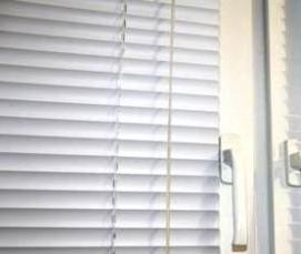 Жалюзи на створку окна - вариант 4