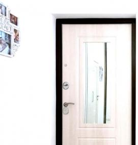 Белая входная дверь в квартиру с шумоизоляцией - вариант 3