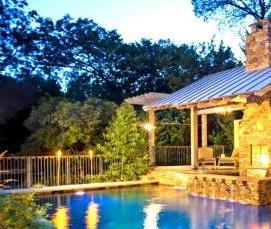 Беседка с мангалом и барбекю - вариант 2