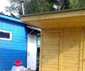 Бытовки деревянные со сборкой на участке - модель 4