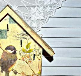 Ключница настенная в виде домика - модель 4