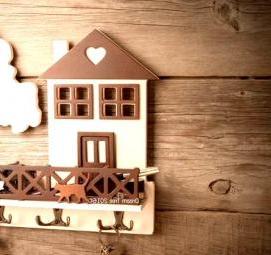 Ключница настенная в виде домика - модель 3