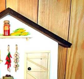 Ключница настенная в виде домика - модель 2