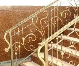 Кованые перила для лестницы в частном доме - тип 1