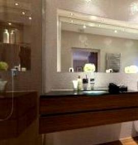 Квадратное зеркало в ванную - вариант 1