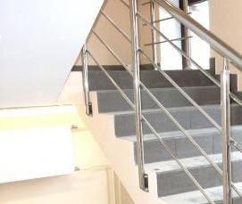 Лестничный марш из металла - вариант 4