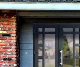 Металлические входные утепленные двери для загородного дома - модель 2