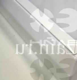 Накладной светильник с опаловым рассеивателем - модель 2