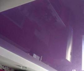 Натяжной потолок белый с фиолетовым Екатеринбург