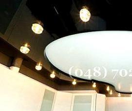 Натяжной потолок черный глянец - модель 3