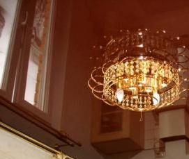 Натяжной потолок коричневый глянец - модель 1