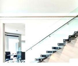 Ограждение для лестницы в доме - вариант 1