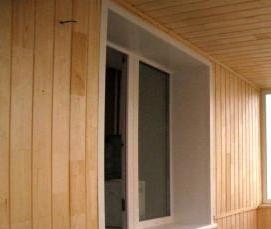 Отделка балкона деревянной вагонкой - тип 1