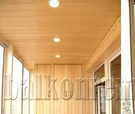 Отделка балкона деревянной вагонкой - тип 2