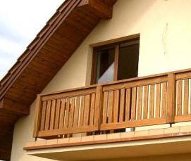 Перила балконные деревянные - вариант 4