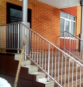 Перила из хромированной трубы - тип 2