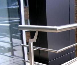 Перила пристенные из нержавеющей стали - вариант 4