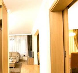 раздвижные двери в нишу в прихожей - тип 4