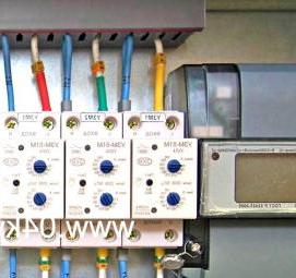 щиток электрический трехфазный - вариант 4