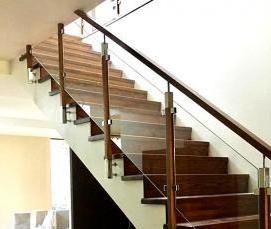 стеклянное ограждение деревянной лестницы - тип 3