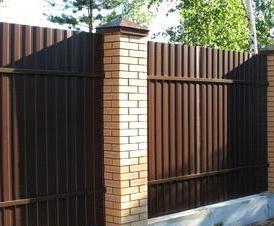 строительство  с кирпичными столбами - тип 4