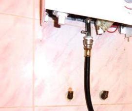 установка газовой колонки в ванной - вариант 3