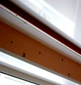 установка карниза для штор на натяжной потолок - модель 3