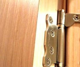 установка межкомнатных дверей со скрытыми петлями - вариант 1