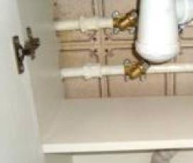 установка раковины с тумбой в ванной - вариант 1