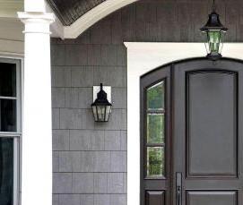 Входная дверь в деревянный дом уличная - вариант 1