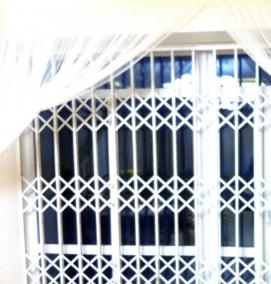 Внутренние раздвижные решетки на окна - вариант 2