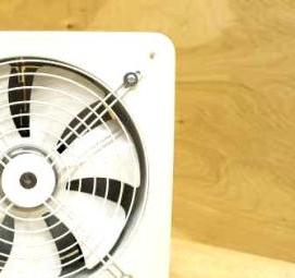 Вытяжной вентилятор в ванную на батарейках - вариант 3